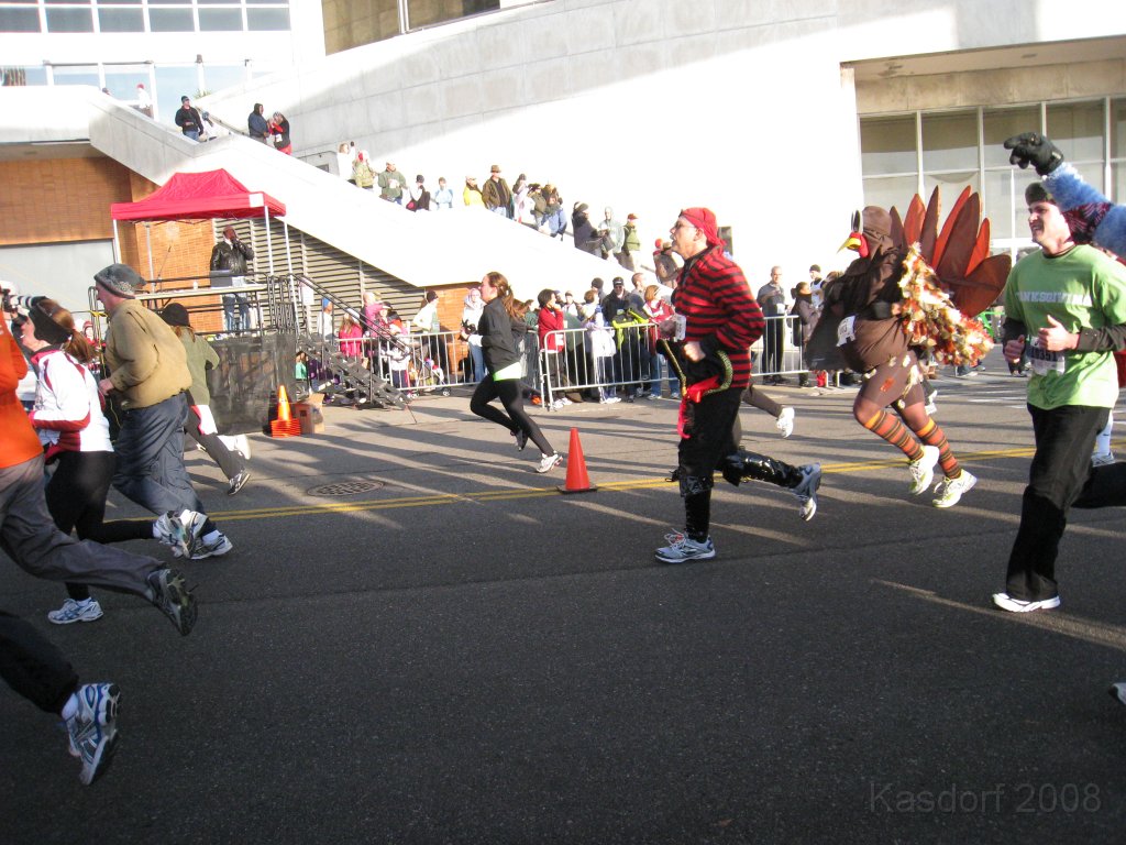 Detroit Turkey Trot 2008 10K 0595.jpg - The Detroit Turkey Trot 10K 2008, the 26th. running. Downtown Detroit Michigan. A balmy 22 degrees that morning. Race time of 58:24 for the 6.23 miles.